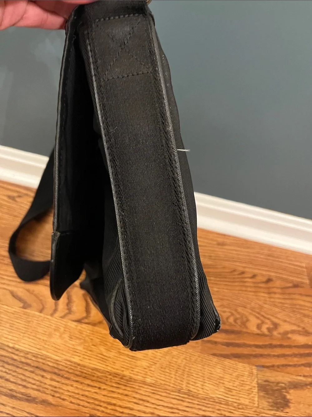 Burberry Men’s Messenger Bag COA
